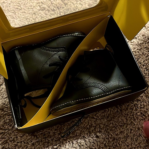 Baby Dr Martens boots - Picture 2 of 3